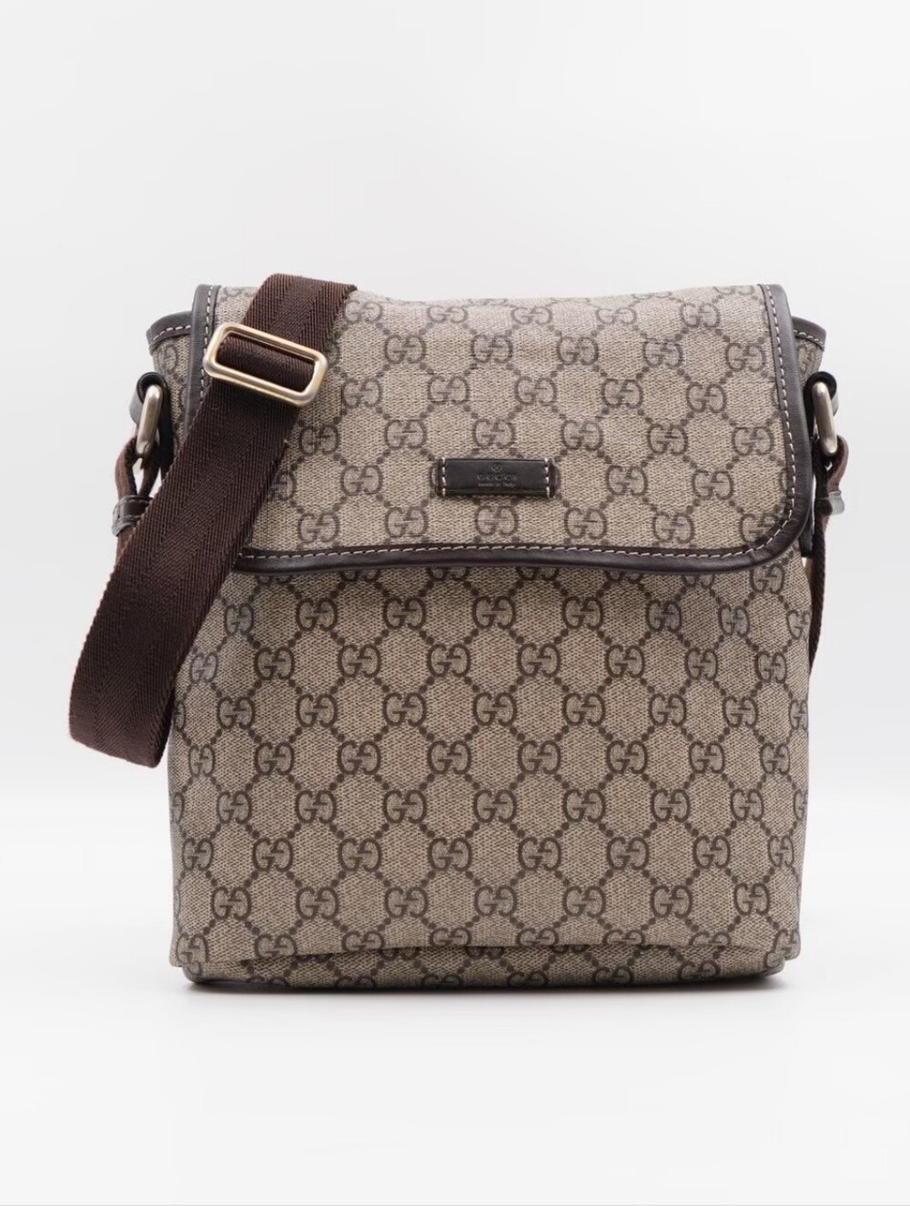 CJ08 💕 Gucci GG Supreme Coated Canvas Messenger Bag